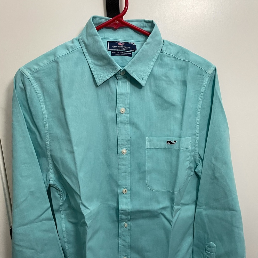 Vineyard Vines button up size Small